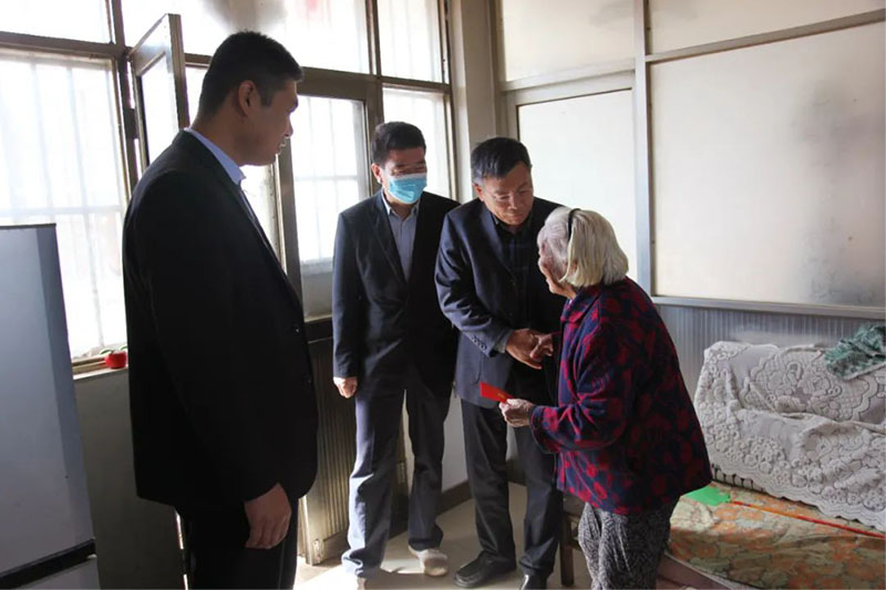 九九敬老行,关爱传真情 | 利记sbobetAPP官网生物走访慰问高龄老人