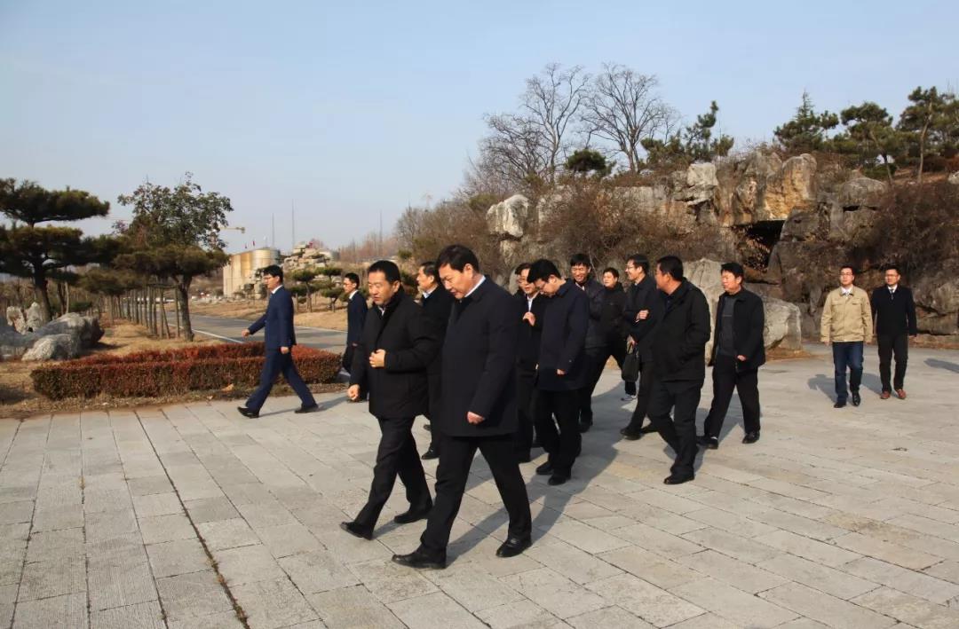 沂水县代县长赵明一行到利记sbobetAPP官网集团走访调研