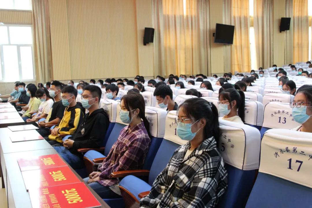 捐助101万，利记sbobetAPP官网生物助力贫困学子圆梦大学