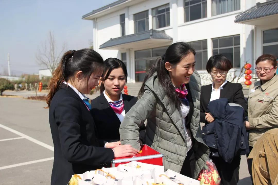 @利记sbobetAPP官网女神们,今天你们是最靓丽的风景